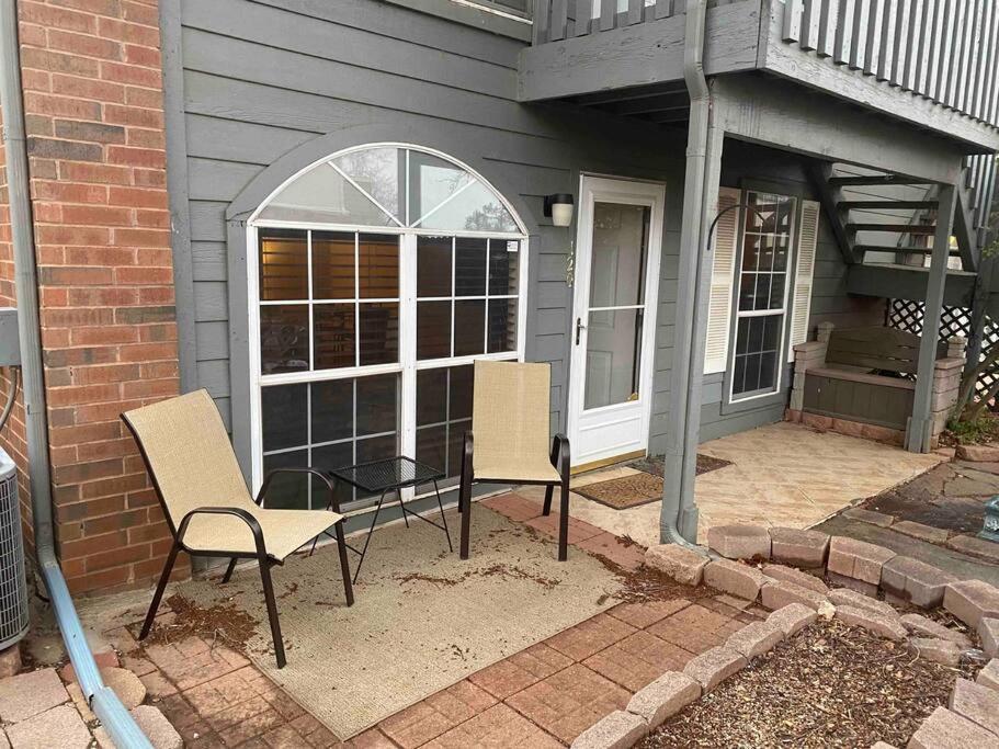 Great Lower Level 1-bedroom On Scenic Bluff Creek Park Apartment
