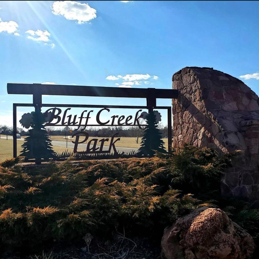 Apartment Great Lower Level 1-bedroom On Scenic Bluff Creek Park Oklahoma City